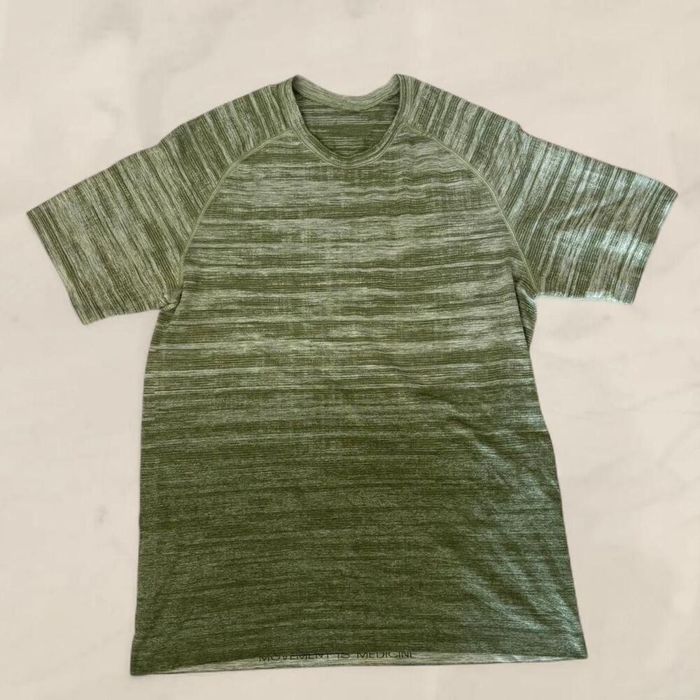 Lululemon green metal vent tech short sleeve shirt size large